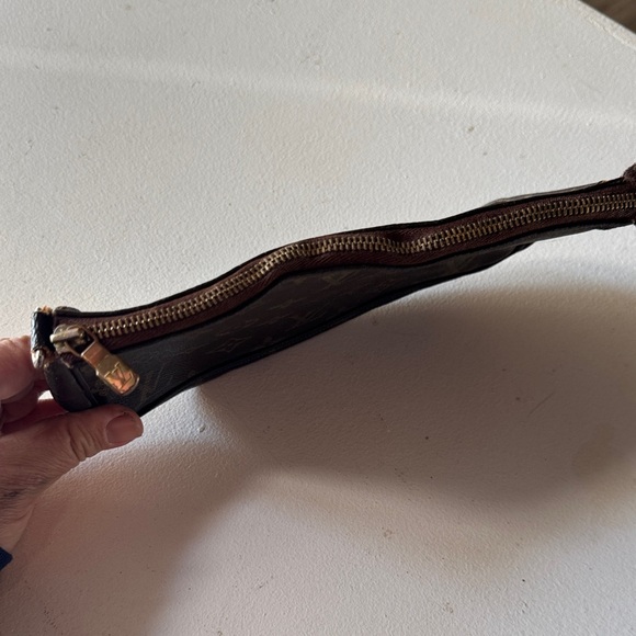 Louis Vuitton Brown Monogram Pouch authentic - Picture 13 of 16